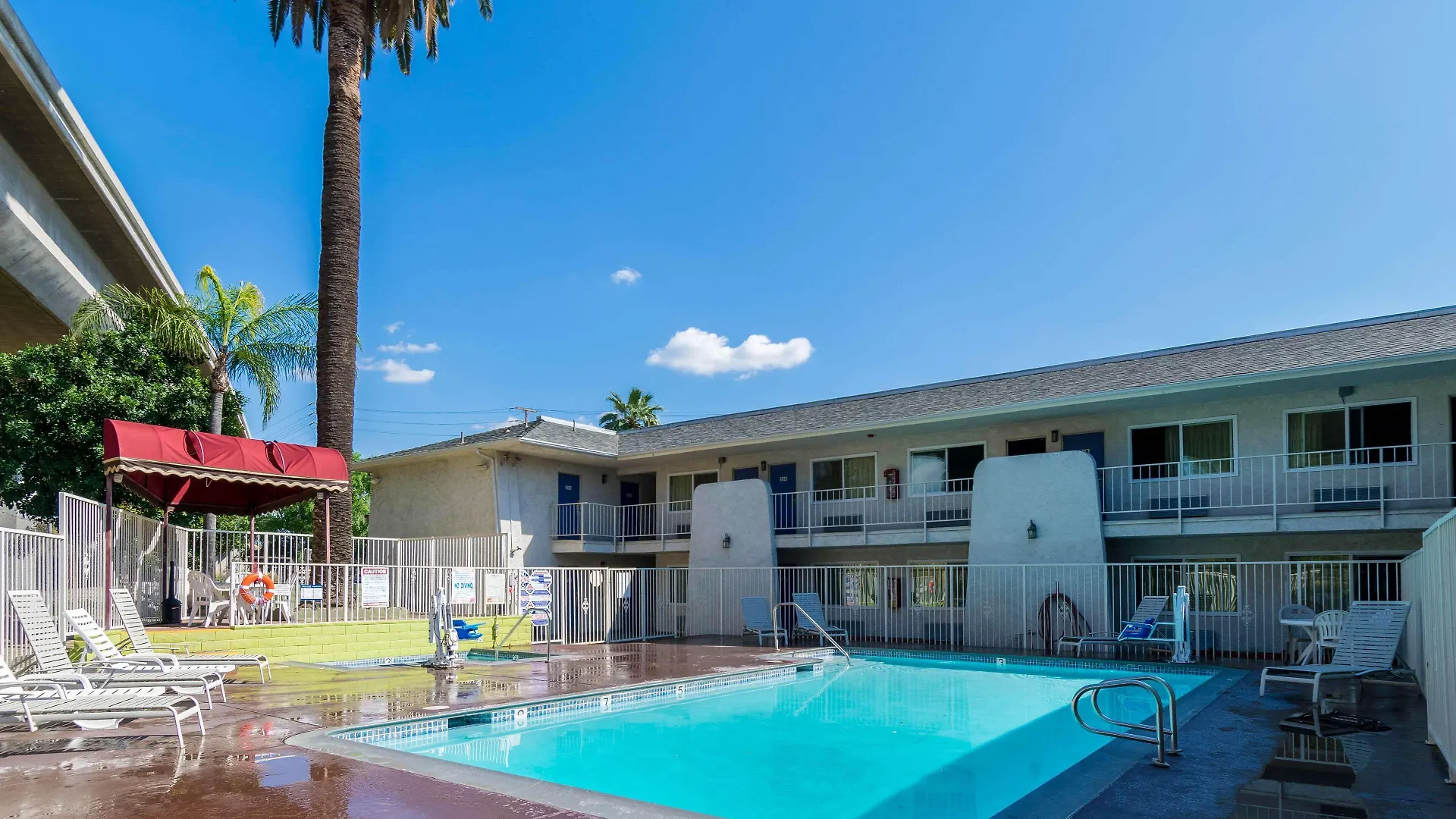 7 Smart Airport Hotels Near San Bernardino Parks Div