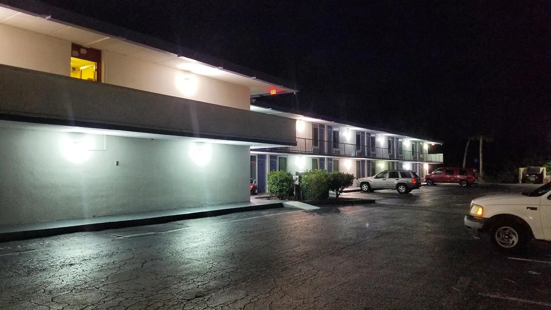 4 Smart Budget Hotels Near Ormond Memorial Art Museum