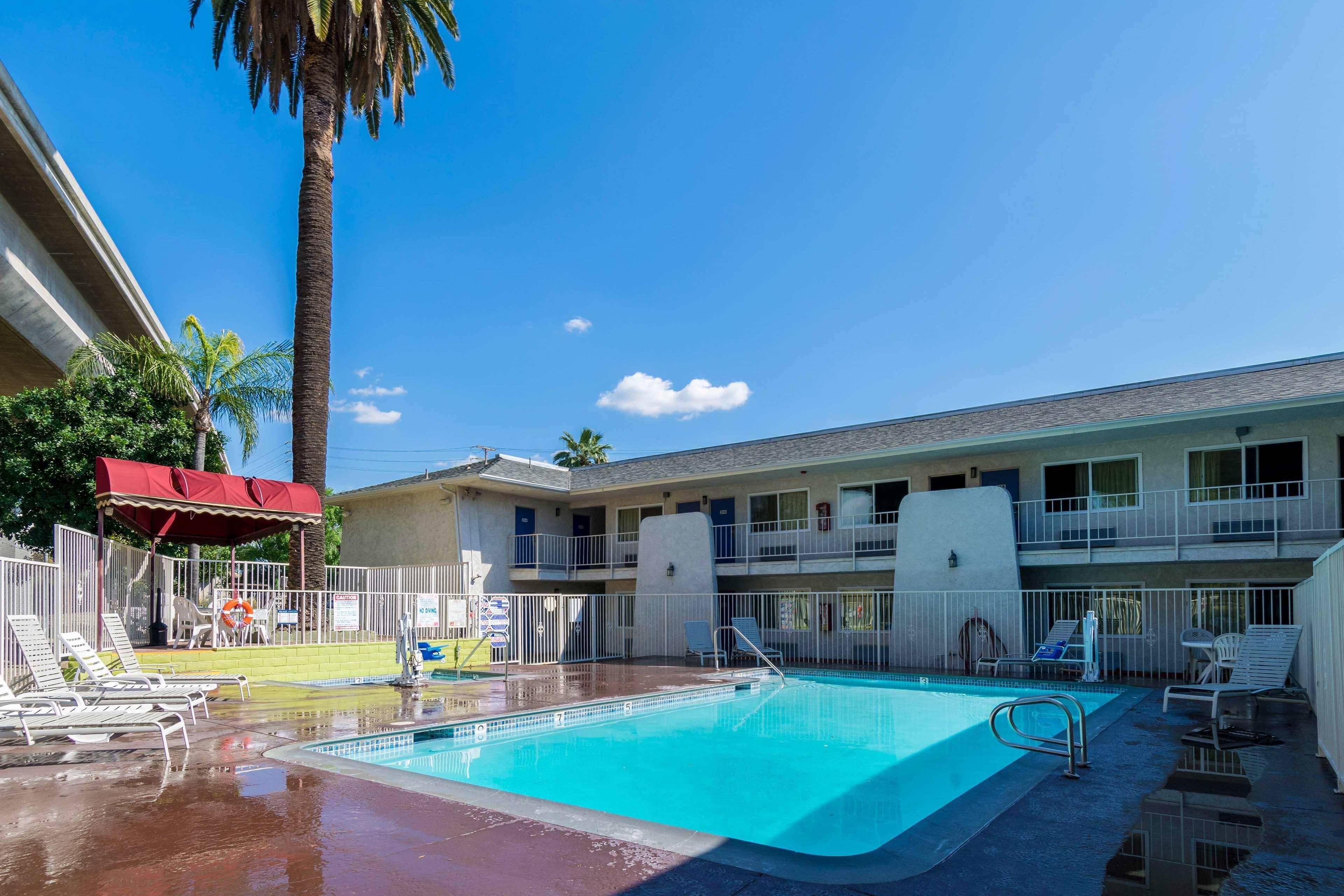 7 Smart Airport Hotels Near San Bernardino Parks Div